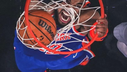 世界杯下注入口-半场砍下17分！NBA官方分享唐斯无视防守双手暴扣的霸气瞬间